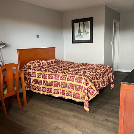 Budget Inn Фалън Екстериор снимка