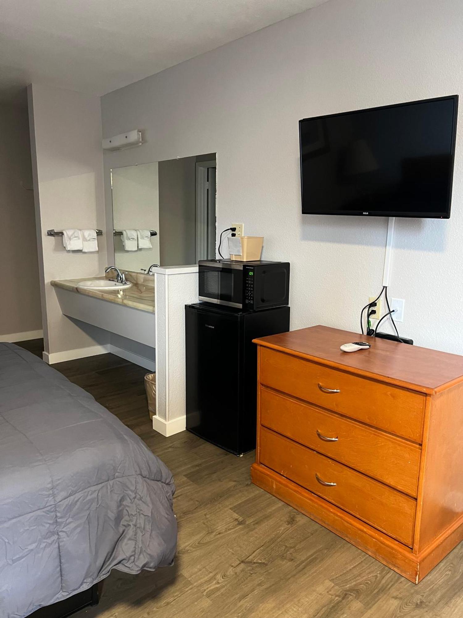 Budget Inn Фалън Екстериор снимка