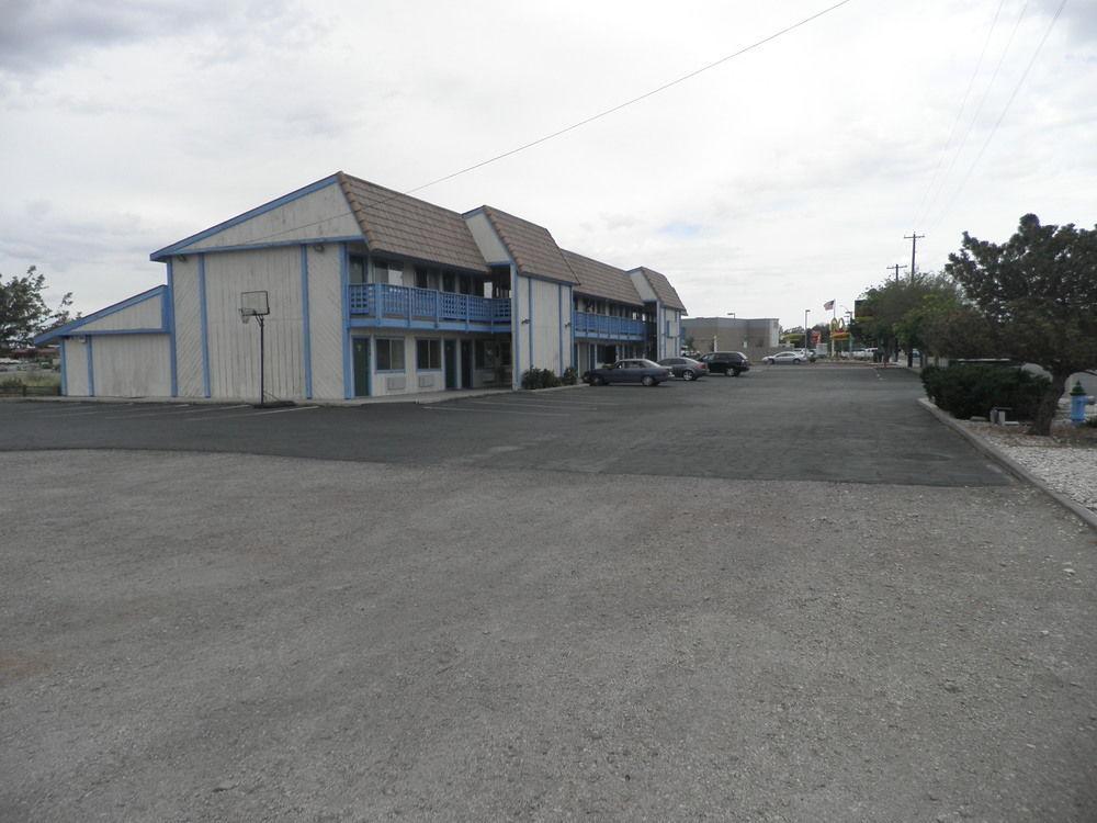 Budget Inn Фалън Екстериор снимка