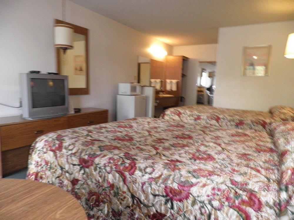 Budget Inn Фалън Екстериор снимка