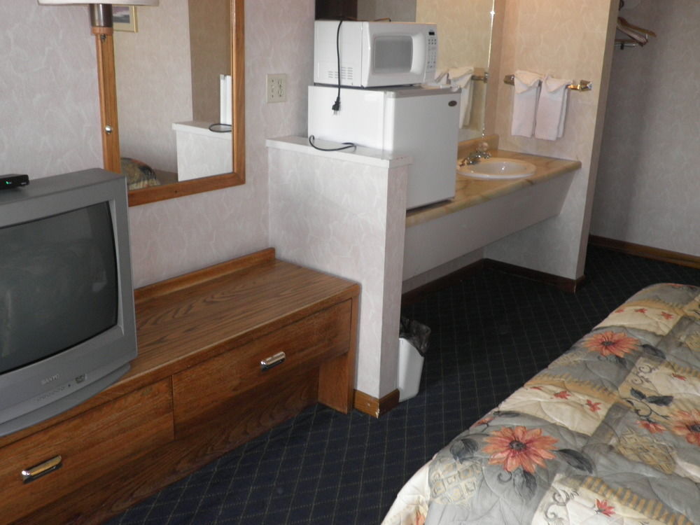 Budget Inn Фалън Екстериор снимка