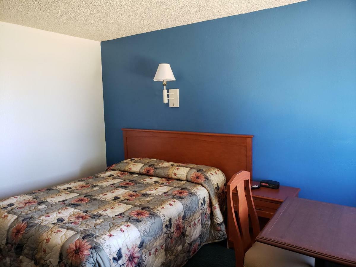 Budget Inn Фалън Екстериор снимка